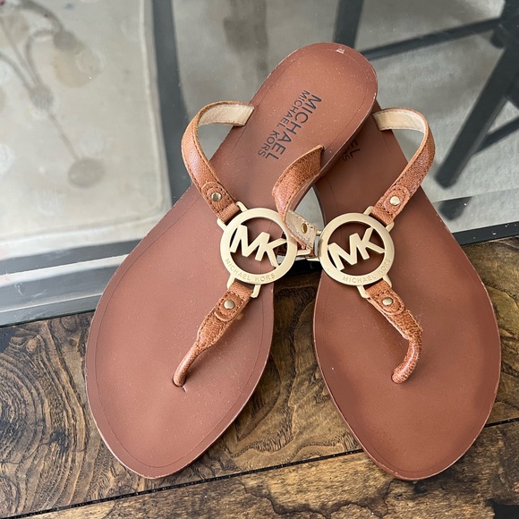 Michael Kors flat brown leather Sandal - Picture 2 of 2